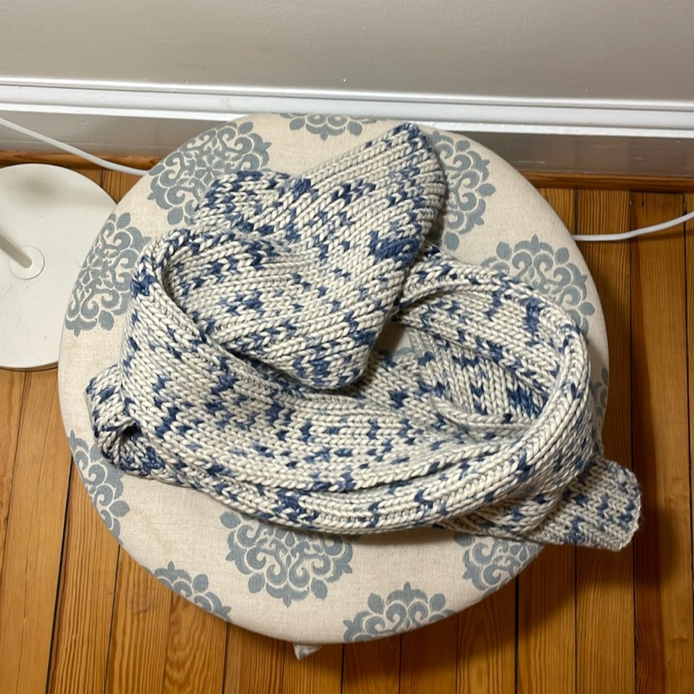 Gap Scarf